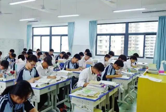 依托心思健康教育的科学方法增强思维政治教育的感染力与实效性